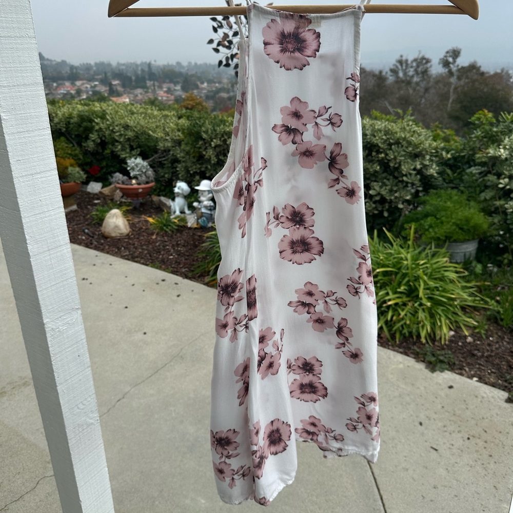 john galt/brandy melville soft comfy halter flowery flowy dress 🐇🎀💕